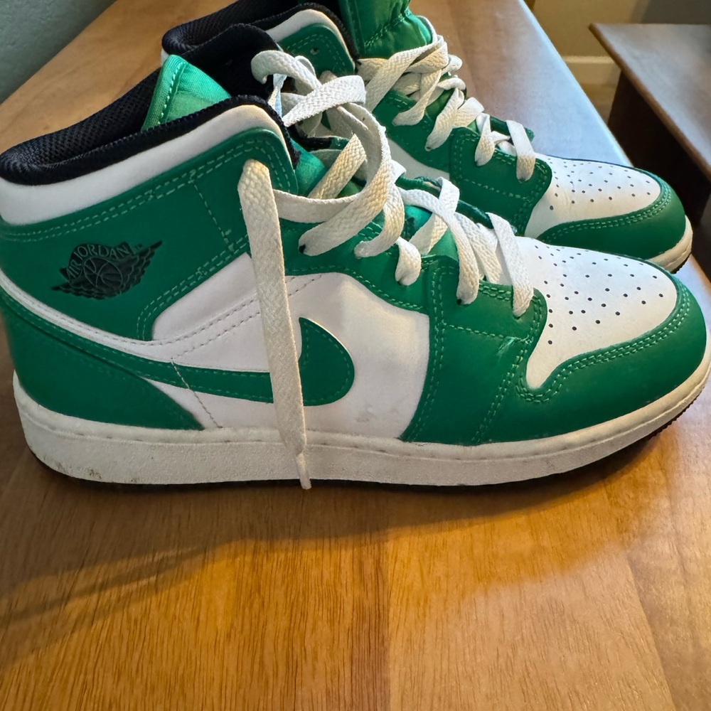 Nike high top dunks. Green and white.